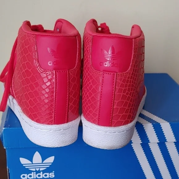 Adidas‎ Women's Red Superstar Up Casual Fashion Sneakers size 5 - Picture 4 of 7